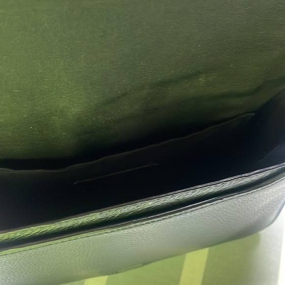 Black leather coach bag. - Picture 5 of 7